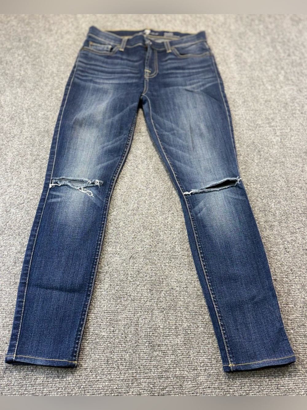 7 For All Mankind Womens Size 26
Gwenevere Ankle Skinny Jeans
Distressed Ripped